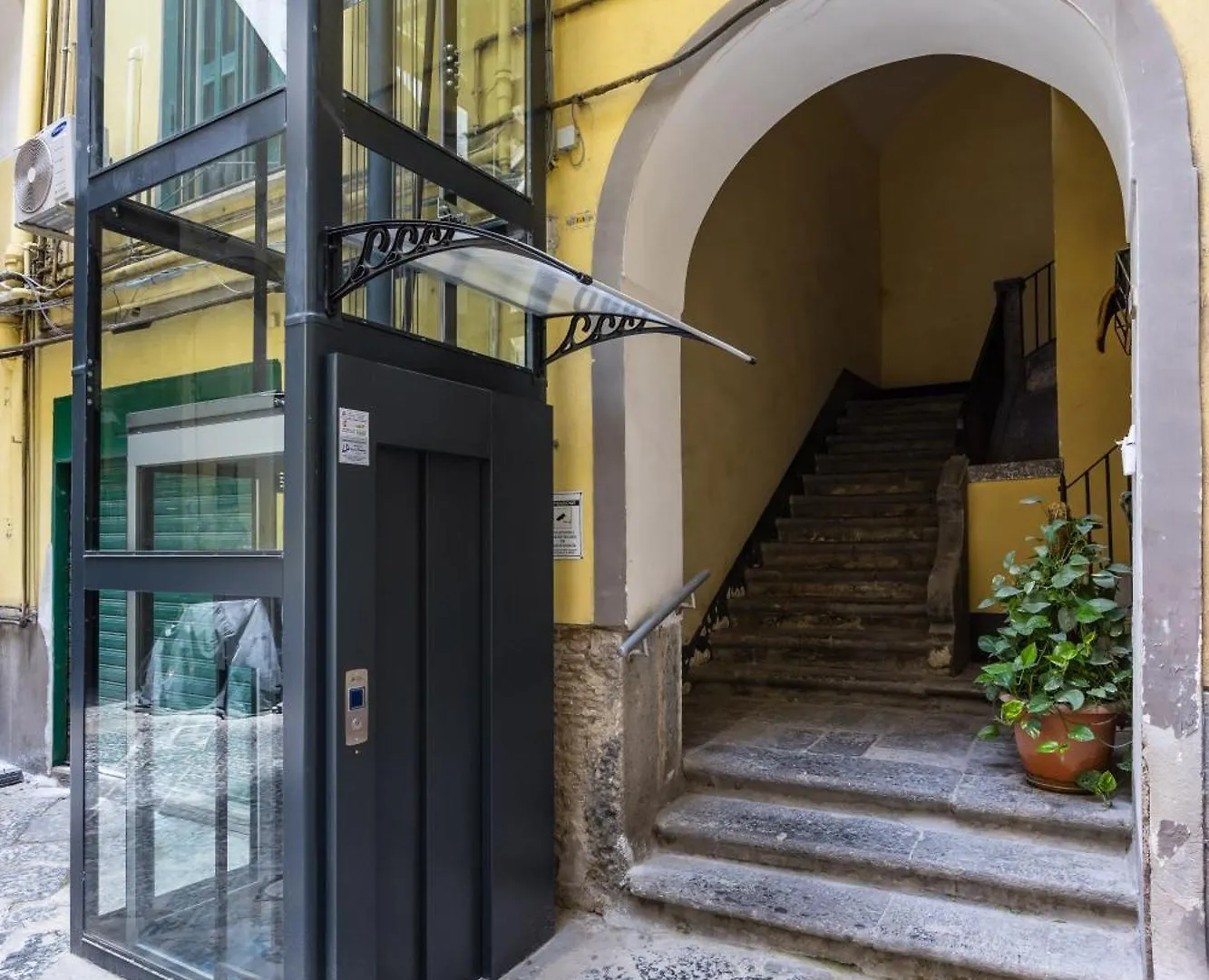 Piazza Miraglia - Apartment By Wonderful Italy Naples